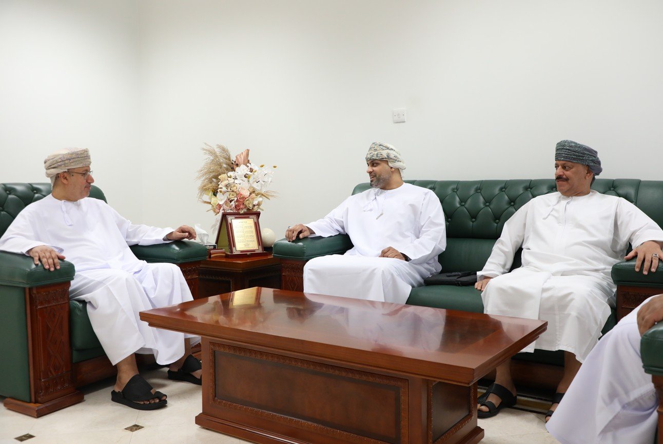 زيارة ميدانية لوفد التعليم العالي إلى جامعة ظفار لضمان جودة العملية التعليمية MoHERI Delegate Visits Dhofar University