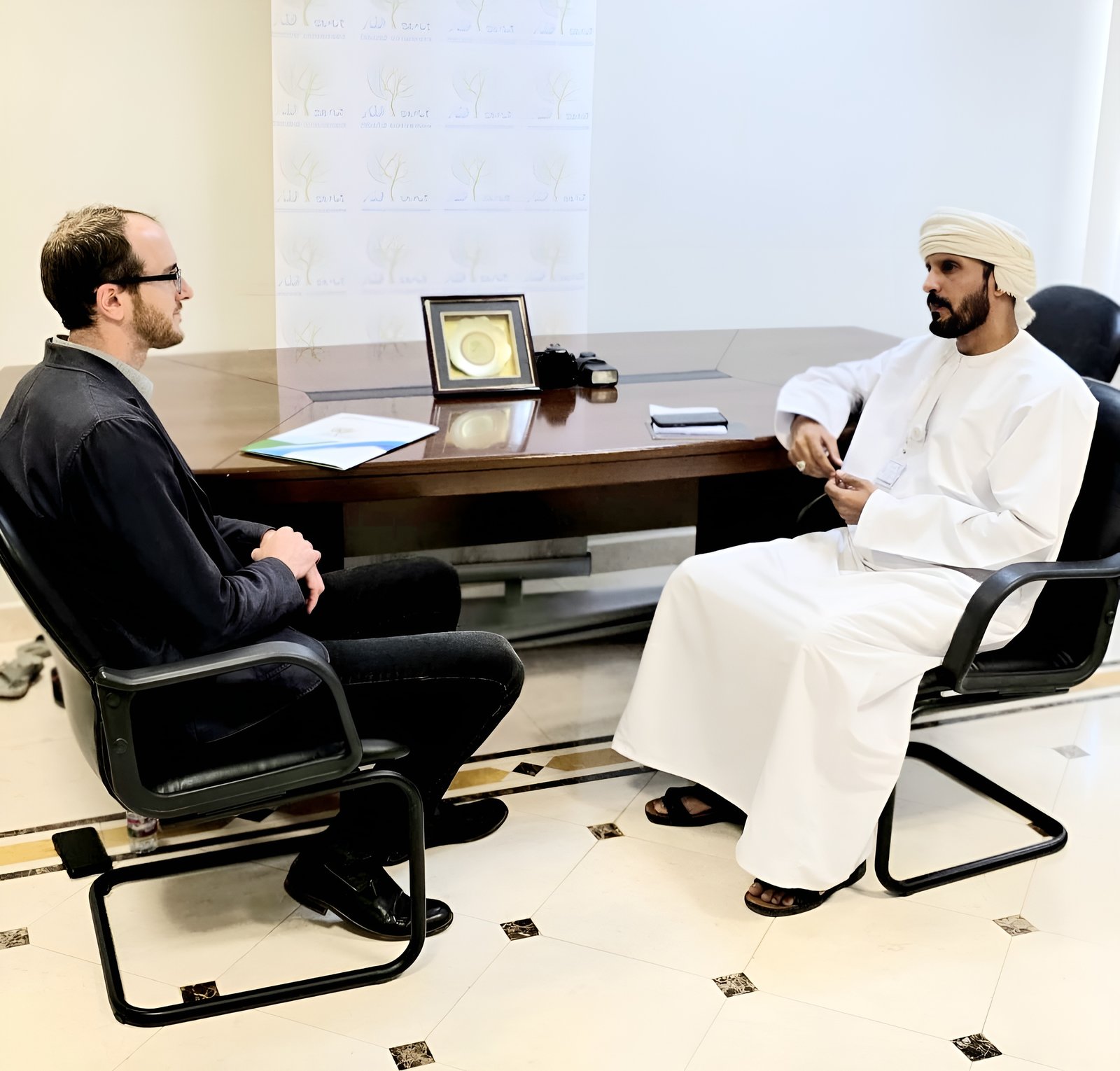 Dhofar University Welcomes Scholar from Tulane University to Strengthen Academic Ties