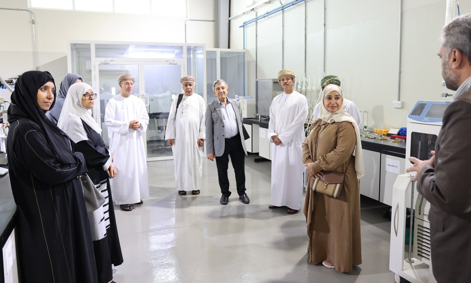 State Council Delegation Visits Dhofar University and Tours Frankincense Research Laboratory