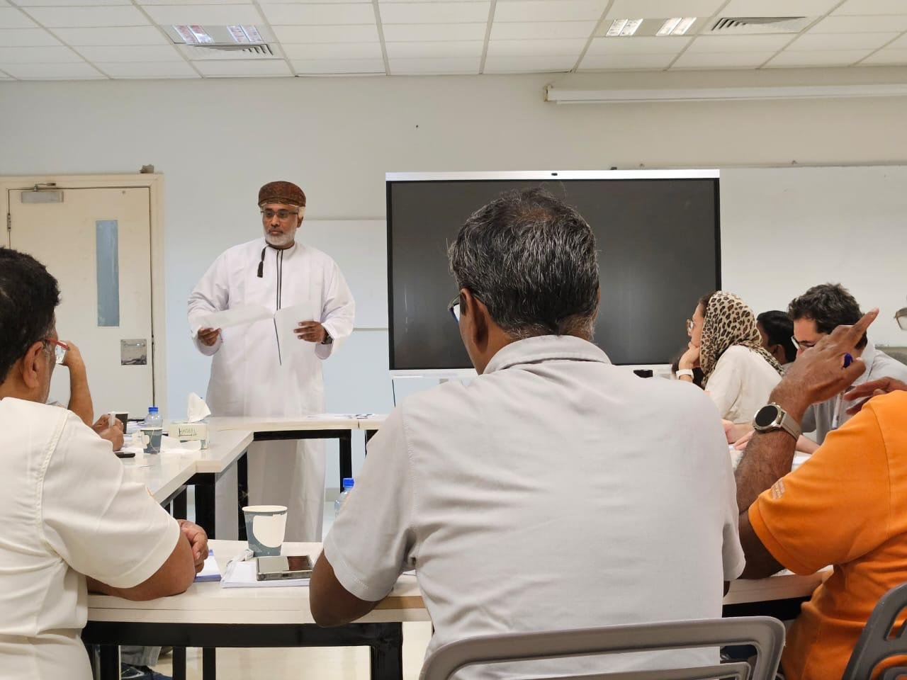 جامعة ظفار تطلق برنامج اللغة العربية لغير الناطقين بها Dhofar University Launches Arabic Language Program for Non-Native Speakers