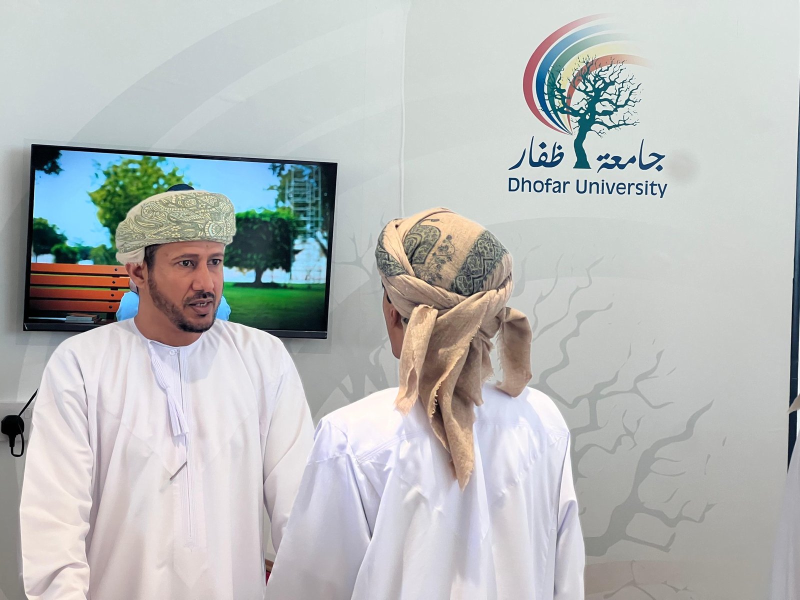 Dhofar University Participates in the “Education and Career Opportunities” Forum in Duqm